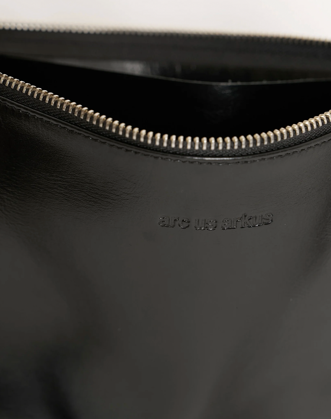 BLACK LEATHER SHOULDER BAG