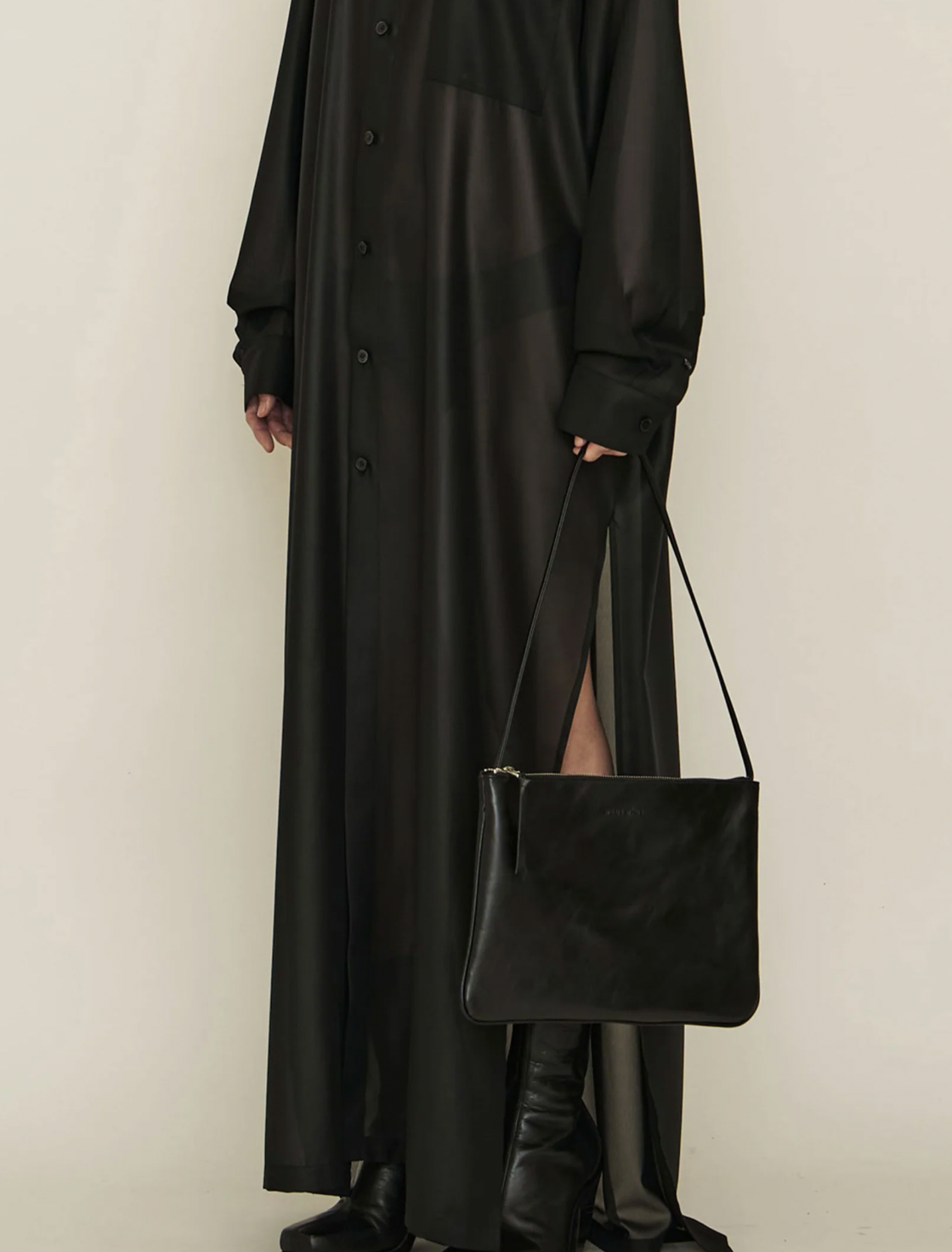 BLACK LEATHER SHOULDER BAG